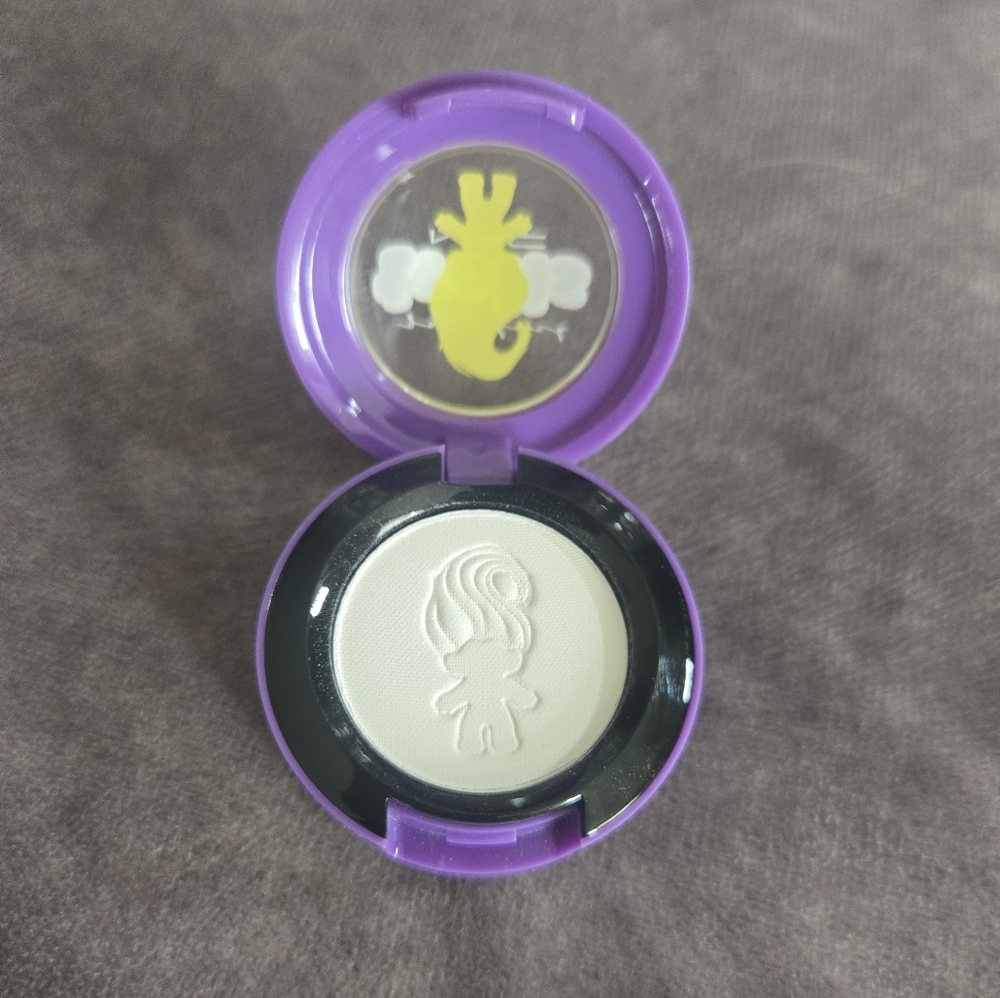 TROLLS X MAC Eye Shadow